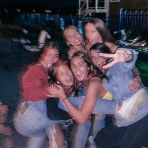 Meet your Posher, Alyssa